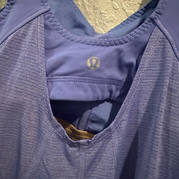 Lululemon 2 in 1 Loose Tank w Built in Bra - Periwinkle - Picture 3 of 4